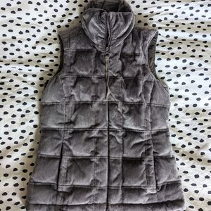EUC Athleta faux fur vest